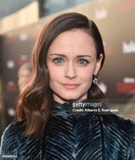 alexis bledel nuda|6,062 Alexis Bledel Photos & High Res Pictures